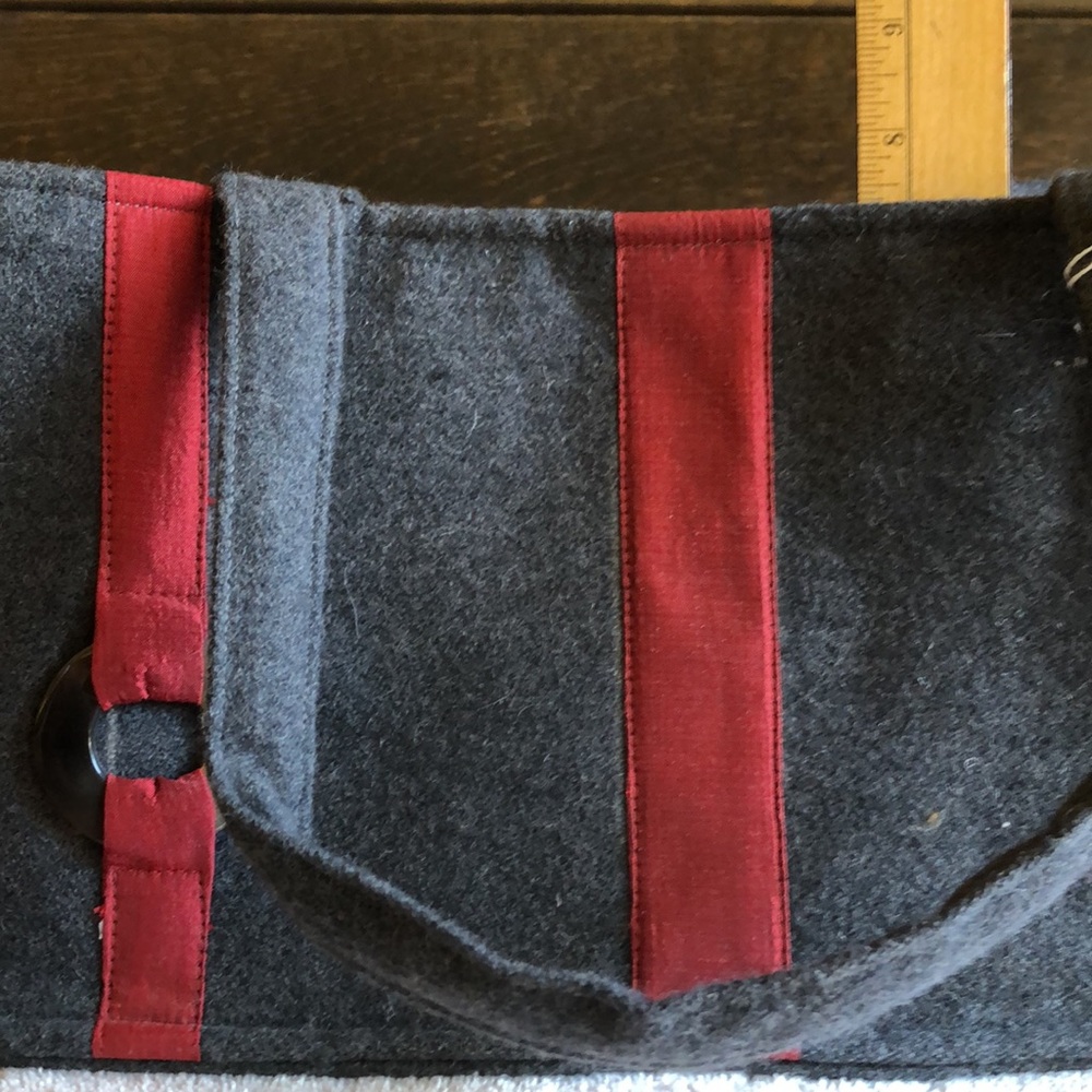 Shiraleah Gray and Red Shoulder Bag - Picture 7 of 11